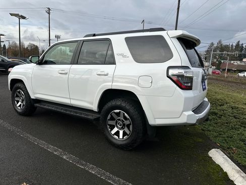 Used 2023 Toyota 4Runner TRD Off-Road Premium AWD/4WD image 4