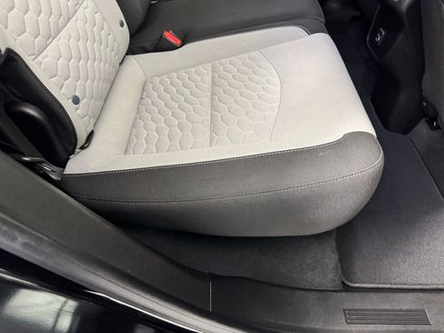 Used 2021 Chevrolet Equinox LS w/ LS Convenience Package image 28