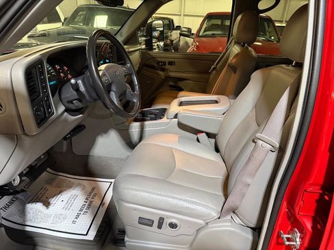 Used 2006 GMC Sierra 2500 SLT w/ Heavy-Duty Power Package image 13