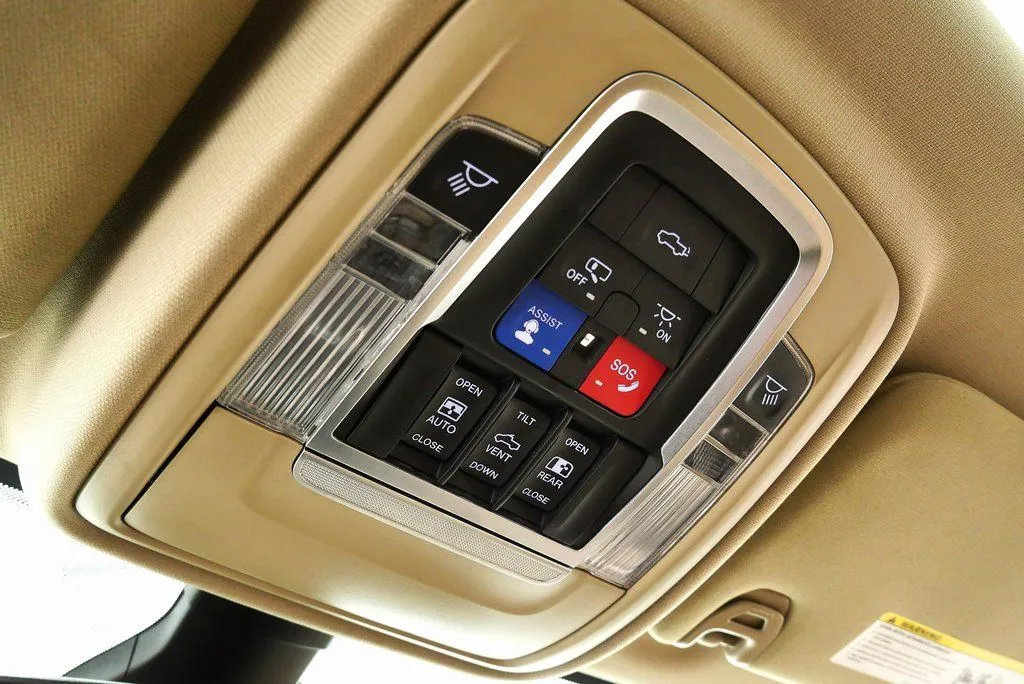 Used 2022 RAM 3500 Limited AWD/4WD image 33