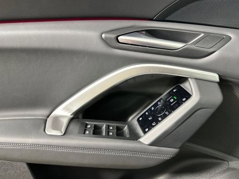 Used 2025 Audi Q5 Premium w/ 19" Wheel Package image 10