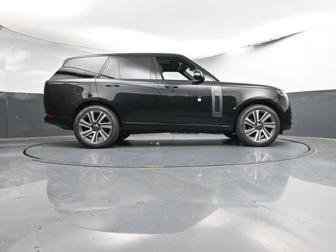 New 2025 Land Rover Range Rover SV image 30
