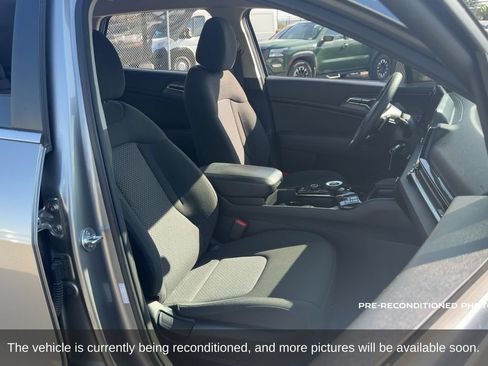 Used 2024 Kia Sportage LX FWD image 13