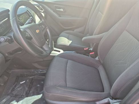 Used 2018 Chevrolet Trax LT FWD image 11