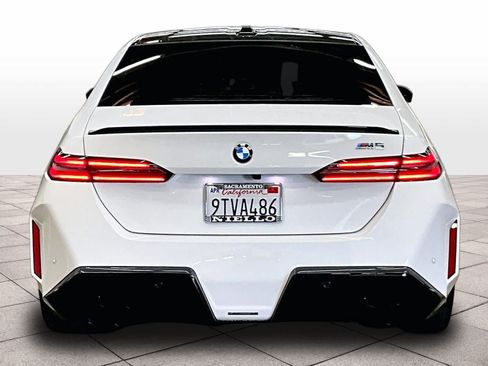 Used 2025 BMW M5 w/ Carbon Package AWD/4WD image 7