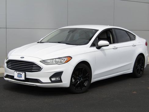 Certified 2019 Ford Fusion SE w/ Equipment Group 151A FWD image 25