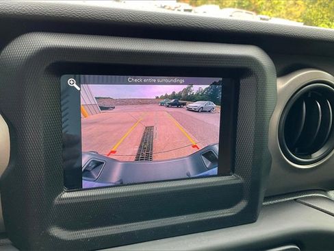 Used 2021 Jeep Gladiator Willys image 21