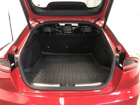 Used 2018 Kia Stinger GT2 image 8