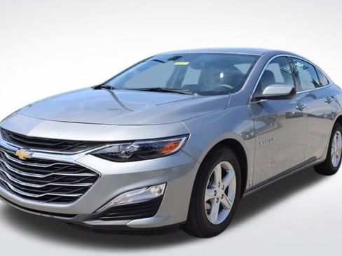 Used 2025 Chevrolet Malibu LS FWD image 7