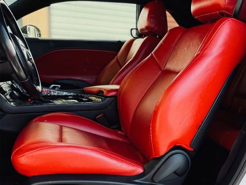 Used 2017 Dodge Challenger R/T RWD image 3