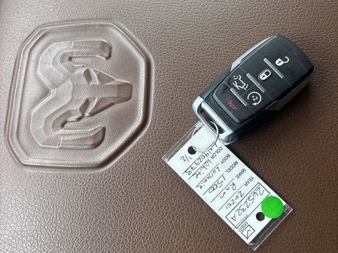 Used 2020 RAM 1500 Laramie image 34