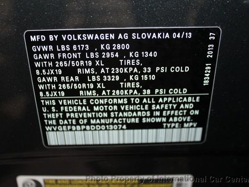 Used 2013 Volkswagen Touareg Sport image 31