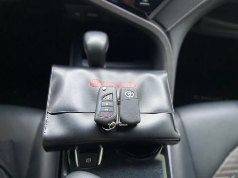 Used 2020 Toyota Camry SE AWD/4WD image 29
