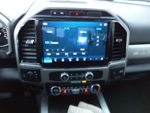 Used 2022 Ford F250 Lariat image 12