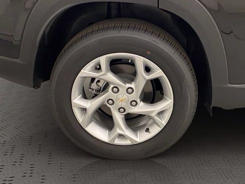 New 2026 Chevrolet Trax LS w/ LS Convenience Package FWD image 39