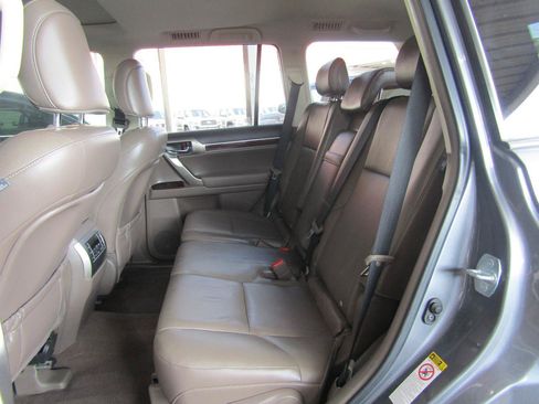 Used 2017 Lexus GX 460 Premium w/ Premium Package AWD/4WD image 10