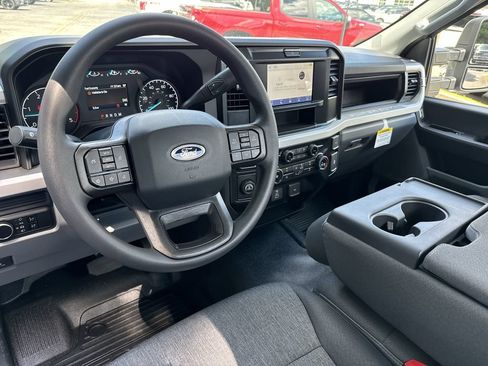 New 2025 Ford F350 XL w/ 360-Degree Camera Package RWD image 14