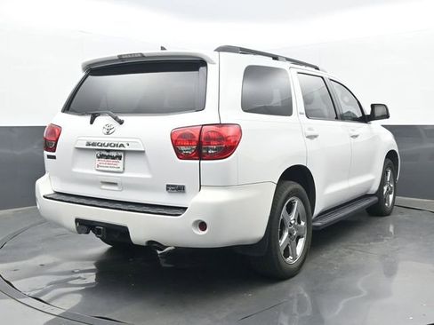 Used 2013 Toyota Sequoia SR5 w/ Sport Appearance Pkg image 6