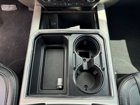 Used 2021 Ford F250 Lariat w/ Lariat Value Package AWD/4WD image 17