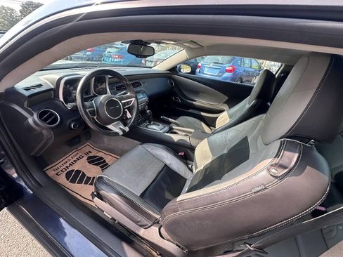 Used 2010 Chevrolet Camaro LT w/ RS Package RWD image 9