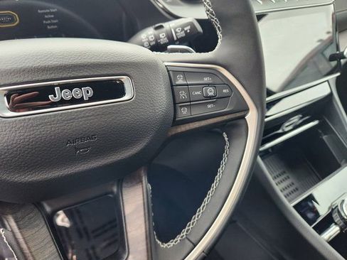 New 2026 Jeep Grand Cherokee Altitude AWD/4WD image 21