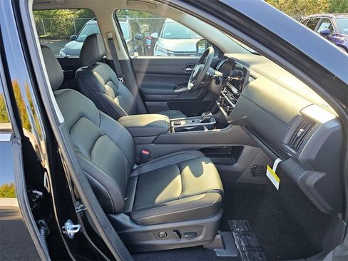 New 2025 Nissan Pathfinder SL w/ Cargo Package image 30