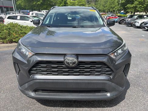 Used 2020 Toyota RAV4 LE FWD image 2