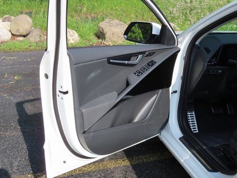 New 2024 Kia Niro Wave image 24