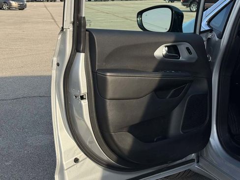 New 2026 Chrysler Pacifica Limited image 20