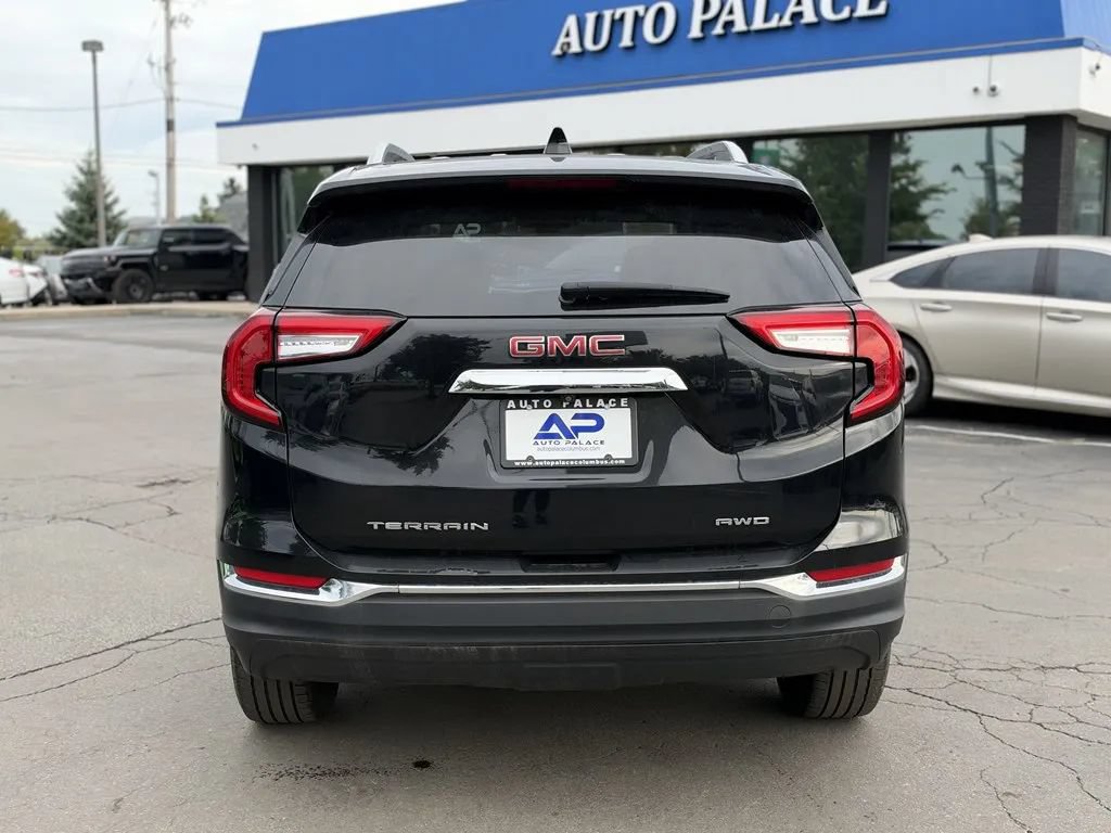 Used 2023 GMC Terrain SLT AWD/4WD image 5