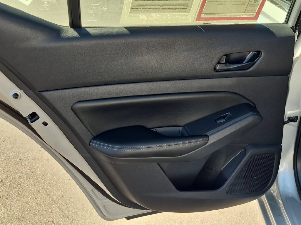 Used 2025 Nissan Altima 2.5 SV FWD image 27