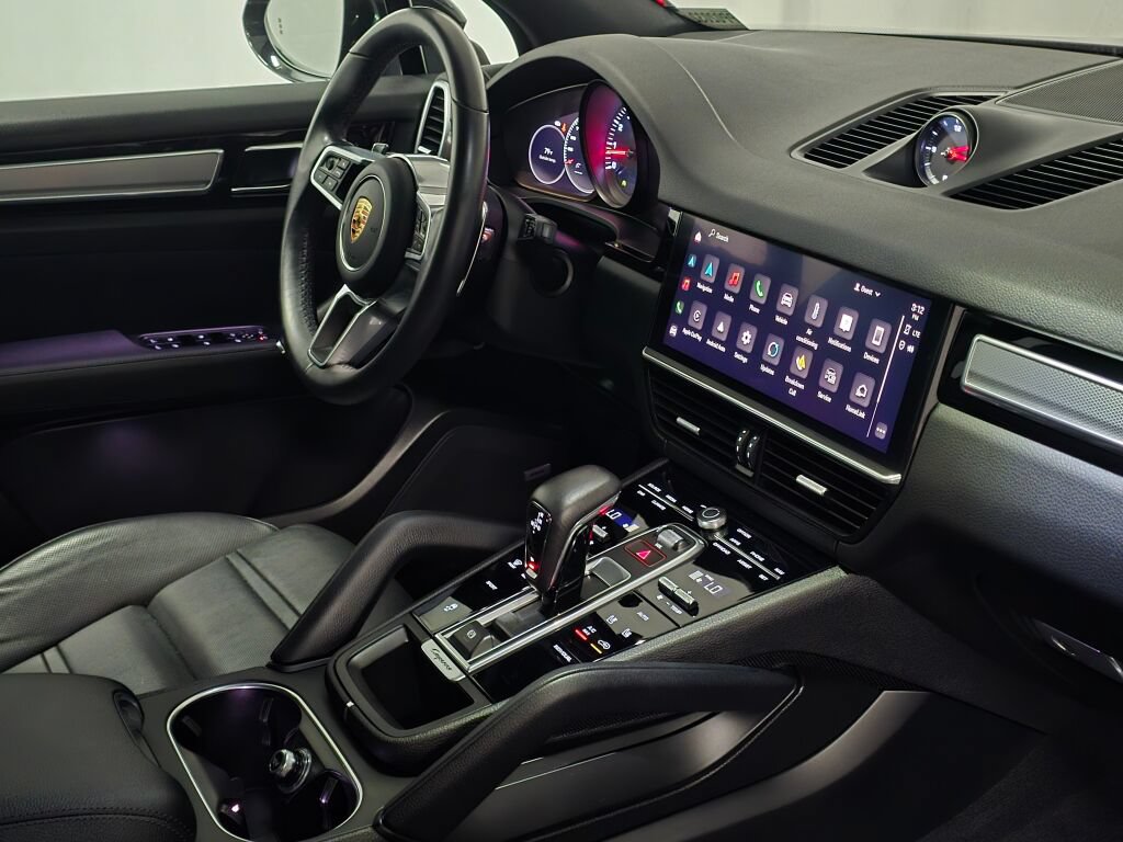 Certified 2023 Porsche Cayenne Platinum Edition AWD/4WD image 28