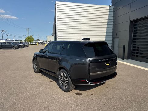 Used 2023 Land Rover Range Rover SE AWD/4WD image 3