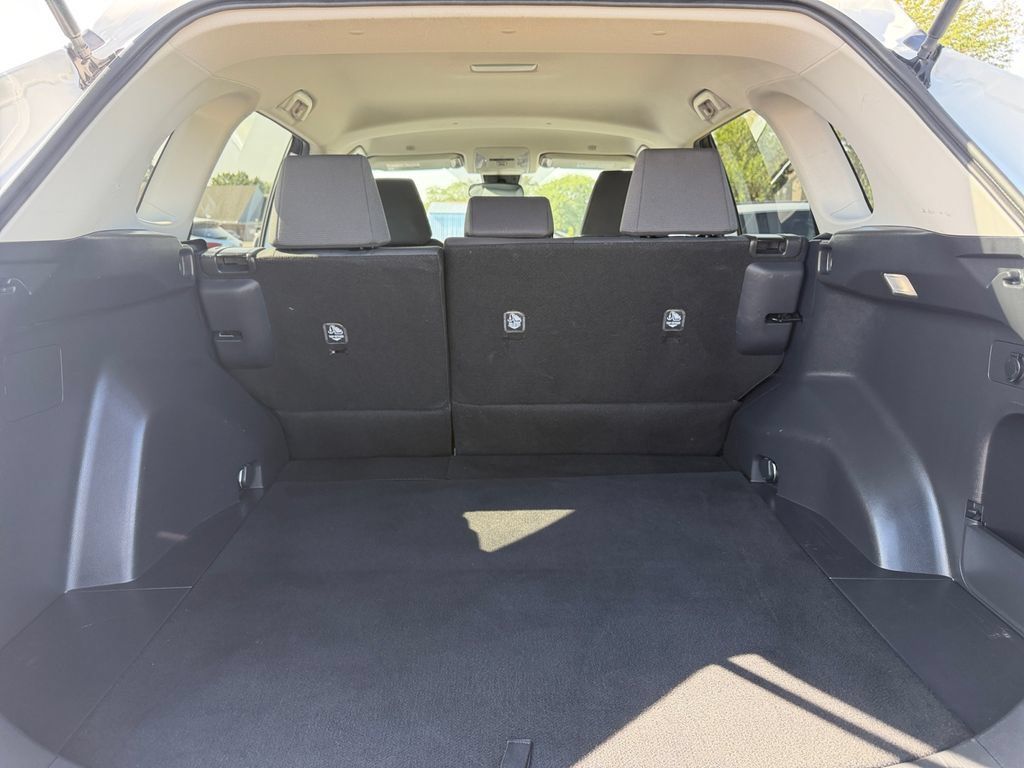 Used 2024 Toyota RAV4 XLE FWD image 17
