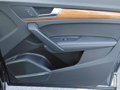 Certified 2024 Audi Q5 e Premium Plus w/ Premium Plus Package image 24