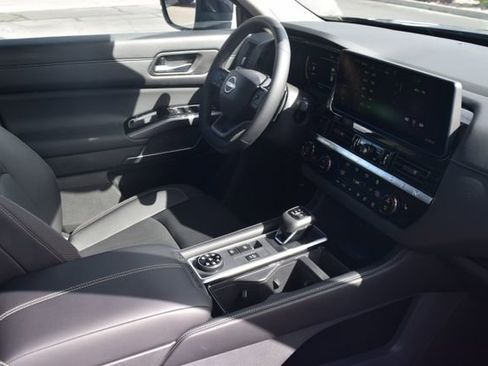 New 2026 Nissan Pathfinder SL image 18