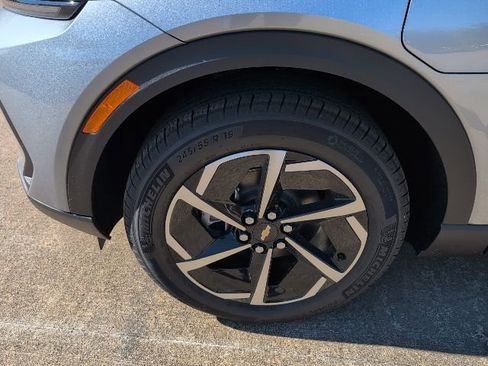 New 2026 Chevrolet Equinox EV LT image 3