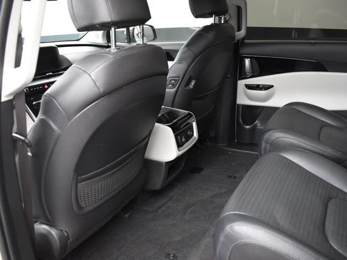 Certified 2024 Kia Carnival SX Prestige image 23