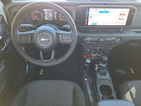 New 2025 Jeep Gladiator Mojave w/ Convenience Group image 24