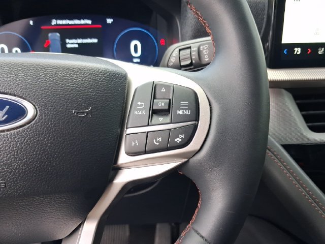Used 2025 Ford Explorer Active w/ Active Comfort Package RWD image 17