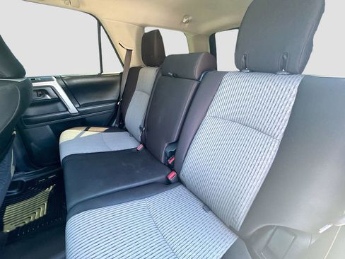 Used 2018 Toyota 4Runner SR5 AWD/4WD image 23