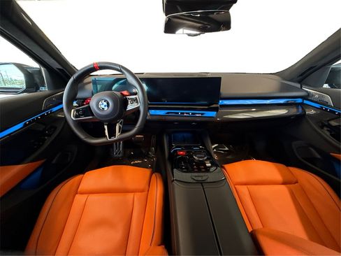 Used 2025 BMW M5 Touring image 28