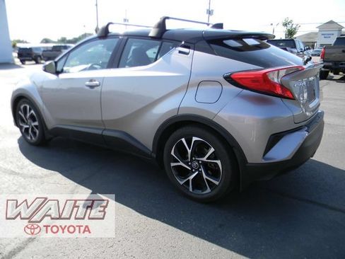 Used 2019 Toyota C-HR Limited FWD image 4