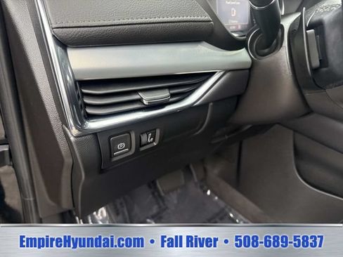 Used 2023 Cadillac XT4 Premium Luxury AWD/4WD image 20