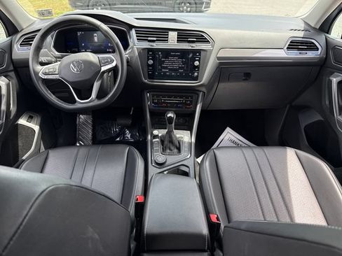 Used 2022 Volkswagen Tiguan SE AWD/4WD image 18