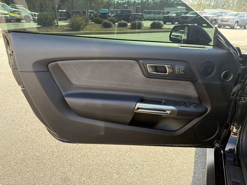 Used 2019 Ford Mustang Shelby GT350 w/ Technology Package image 10