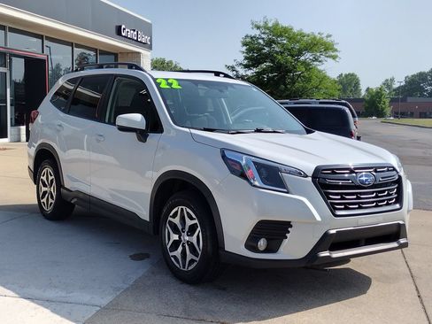 Used 2022 Subaru Forester Premium AWD/4WD image 15