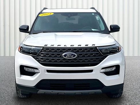 Used 2024 Ford Explorer XLT w/ Equipment Group 202A AWD/4WD image 3