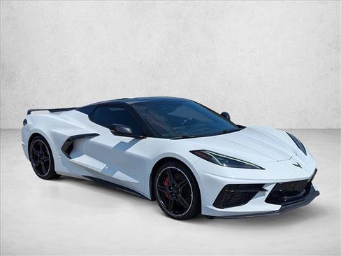 Used 2020 Chevrolet Corvette Stingray Convertible w/ Z51 Performance Package RWD image 3