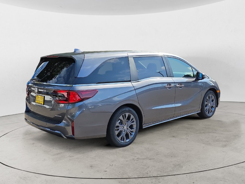Certified 2026 Honda Odyssey Touring image 5